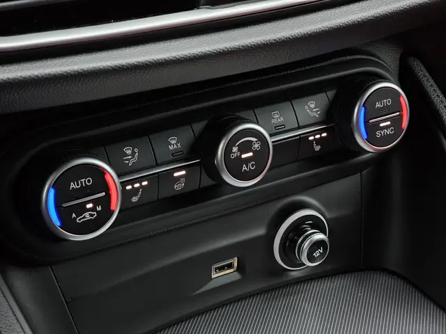 Alfa Romeo Stelvio 2.0 T GME AWD Veloce 2023 Benzine 27