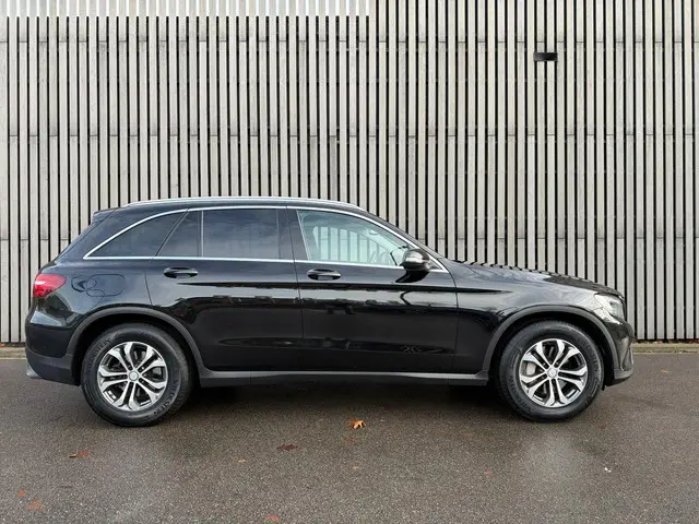 Mercedes-Benz GLC 250 d 4MATIC Prestige 2016 Diesel 32