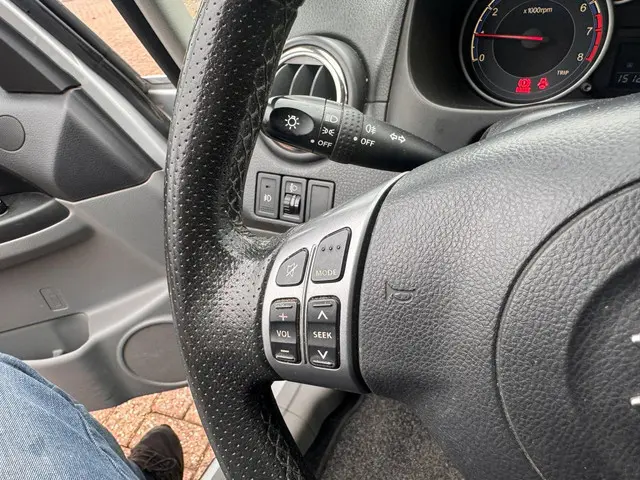 Suzuki SX4 1.6 Executive 2012 Benzine 22