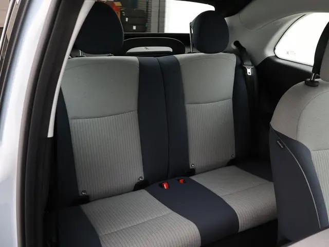Fiat 500e 42 kWh Aut. *CELESTIAL BLUE* 2021 Elektrisch 9