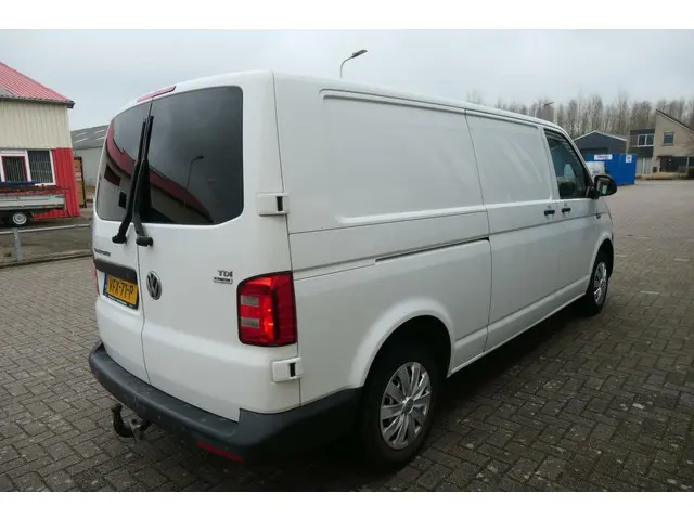 Volkswagen Transporter 2.0 TDI L2H1 Highline 2015 Diesel 5