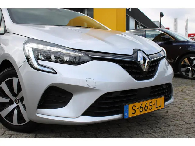 Renault Clio TCe 90 Equilibre 2023 Benzine 35