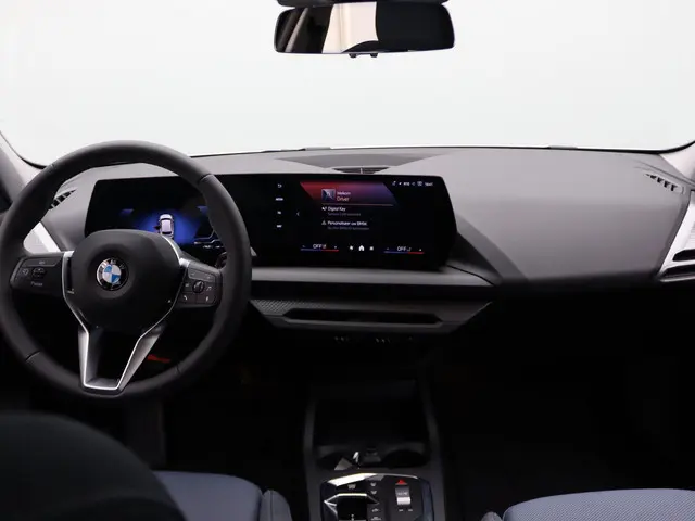 BMW 1 Serie 120 2025 Benzine 6