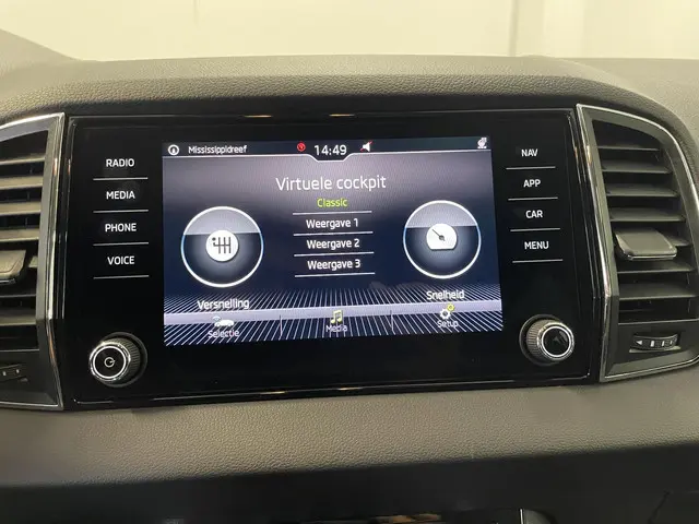 Škoda Karoq 1.0 TSI Style 2020 Benzine 18