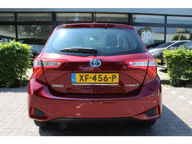 Toyota Yaris 1.5 Hybrid Energy Plus 2018 Hybride Benzine 9