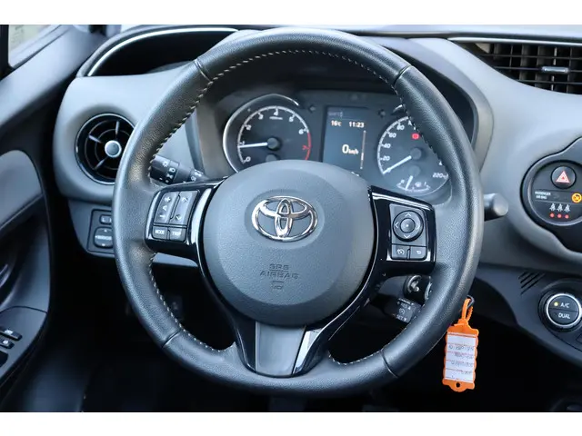 Toyota Yaris 1.0 VVT-i Aspiration, Trekhaak 2017 Benzine 22