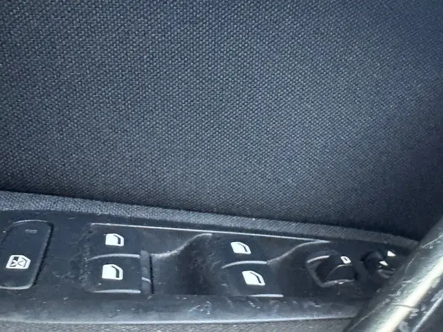 Peugeot 308 1.6 BlueHDi Active 2014 Diesel 24