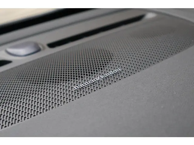 Volvo XC40 B4 Plus Dark 2025 Benzine 38