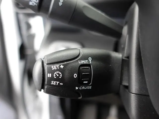 Peugeot Partner 100pk L1 2023 Diesel 21