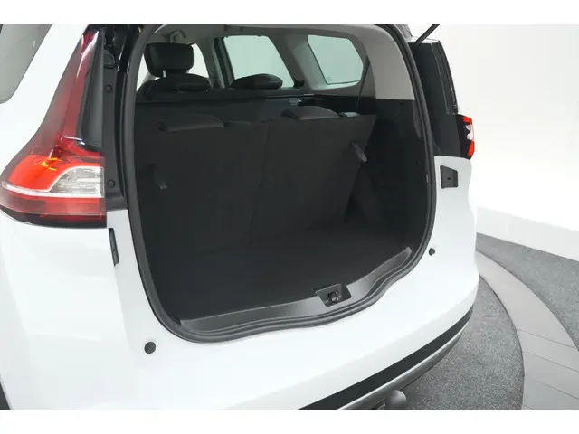 Renault Grand Scénic TCe 140 EDC Intens 2021 Benzine 72