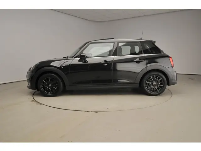 MINI 5-Deurs Cooper 2023 Benzine 2