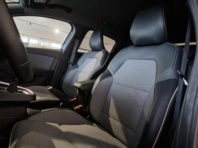 Renault Clio 1.0 TCe 90 GPF techno 2024 Benzine 7