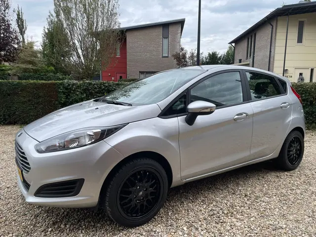 Ford Fiesta 1.25 2015 Benzine 6