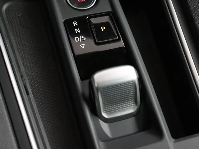 SEAT Leon 1.5 eTSI FR Launch Edition 2021 Benzine 24