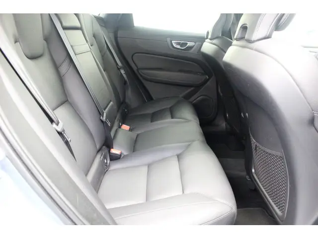 Volvo XC60 T5 Momentum Business 2019 Benzine 10