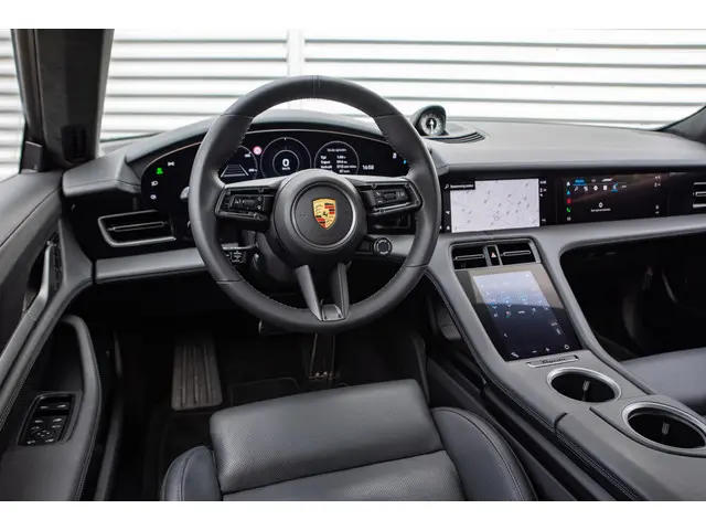 Porsche Taycan Sport Turismo GTS 93 kWh 2023 Elektrisch 10