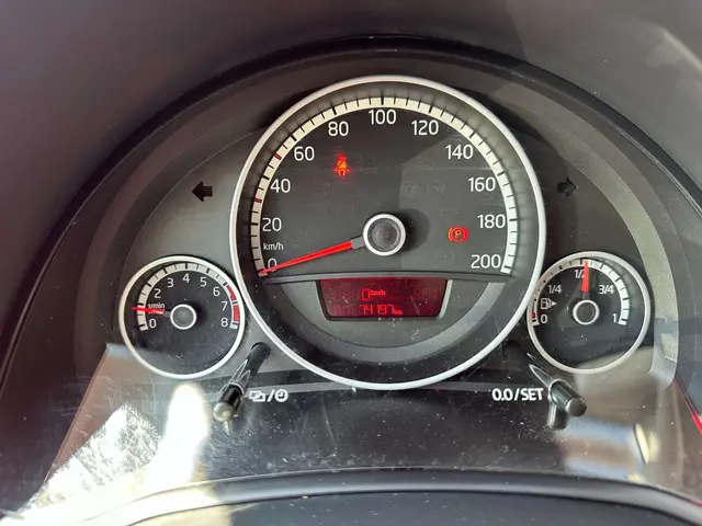 Volkswagen up! | CROSS | UP | AIRCO | 2014 Benzine 8