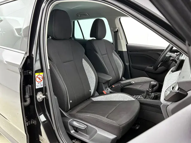 Škoda Kamiq 1.0 TSI Business Edition DSG 2025 Benzine 33