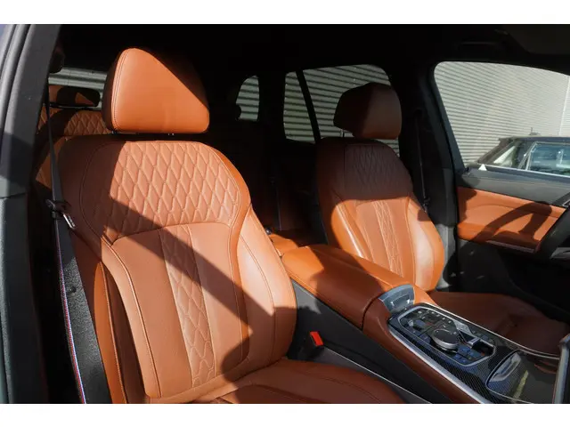 BMW X5 xDrive50e Launch Edition 2023 Hybride Benzine 8