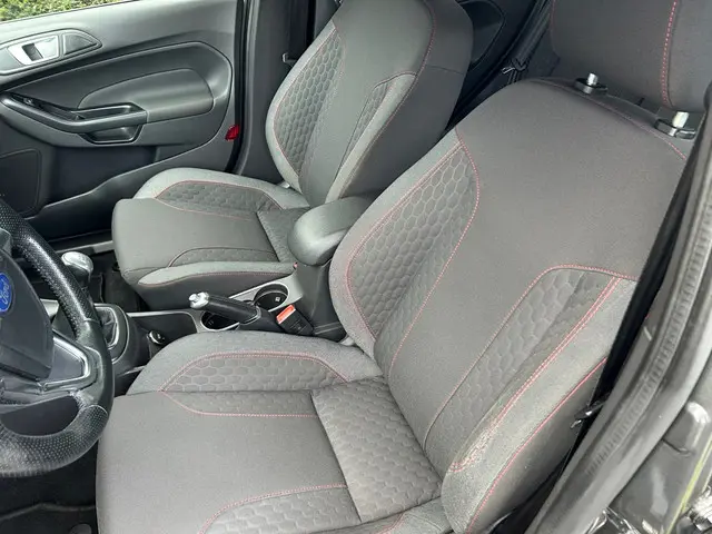 Ford Fiesta RS uitvoering 2017 Benzine 5