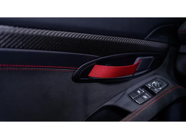 Porsche 718 Spyder RS 2024 Benzine 77