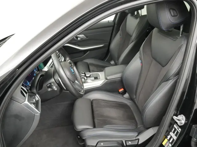BMW 3 Serie Touring 330e 2022 Hybride Benzine 11