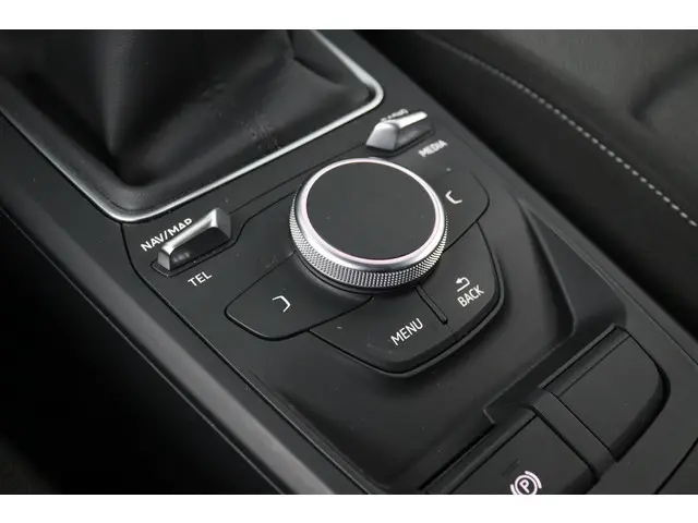 Audi Q2 30 TFSI epic 2020 Benzine 16