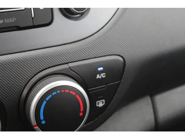 Hyundai i10 1.0i Comfort//Navi//Cruise!! 2020 Benzine 14