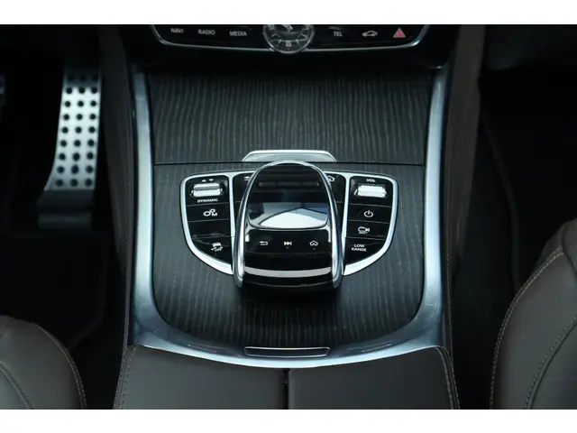 Mercedes-Benz G-Klasse 500 2023 Benzine 44