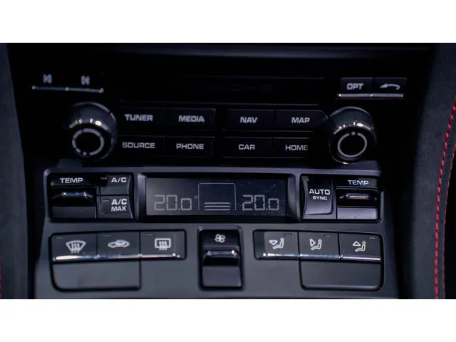 Porsche 718 Spyder RS 2024 Benzine 84