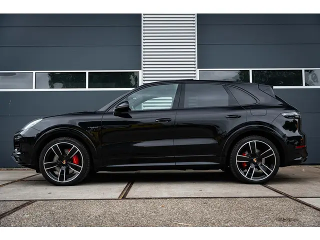 Porsche Cayenne 2