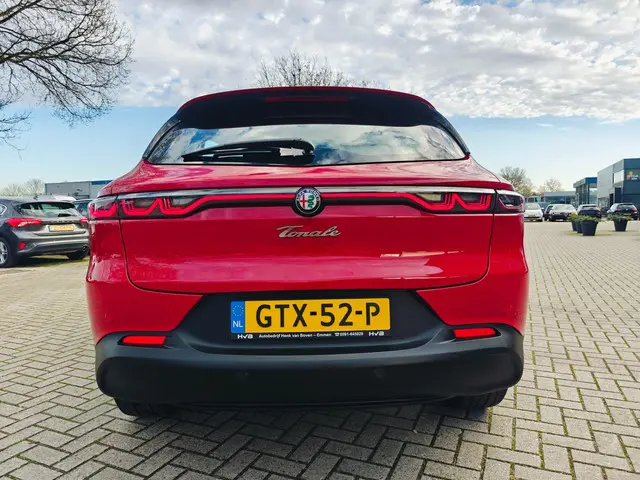 Alfa Romeo Tonale 1.5T Hybrid Super 2023 Hybride Benzine 4