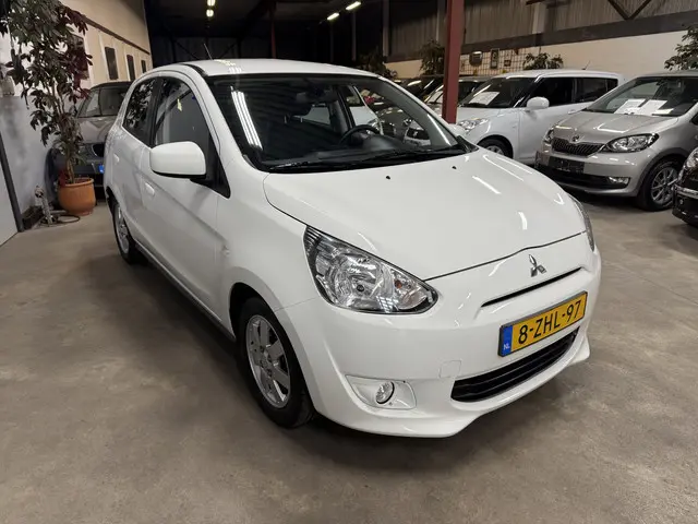 Mitsubishi Space Star 1.0 Bright 2015 Benzine 4