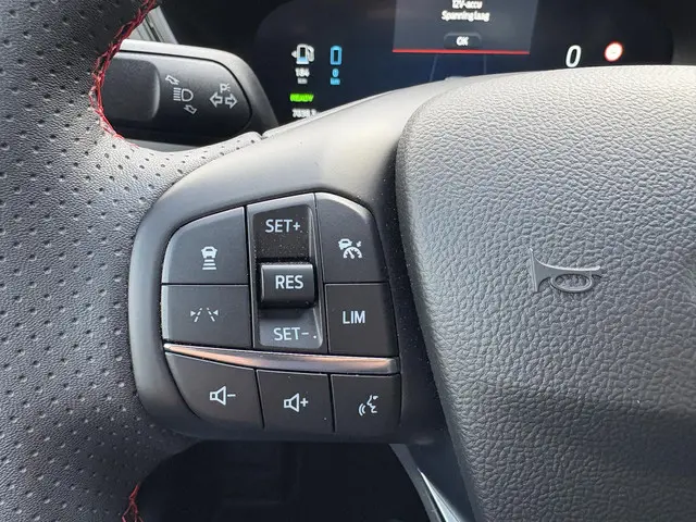 Ford Kuga 2.5 PHEV ST-Line X 2024 Hybride Benzine 21