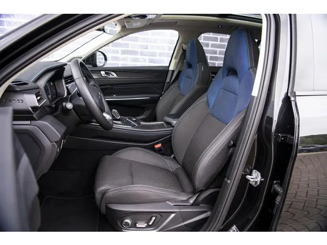 Lynk & Co 01 Plug-in Hybrid 2022 Hybride Benzine 6