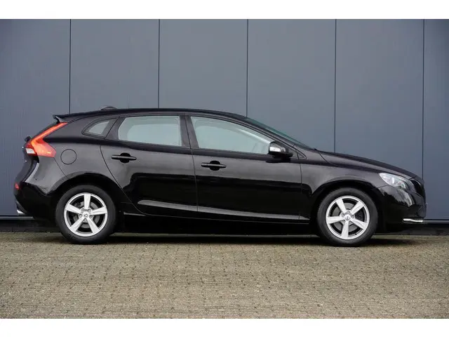 Volvo V40 2.0 T3 153 pk NORDIC BUSINESS 2018 Benzine 6