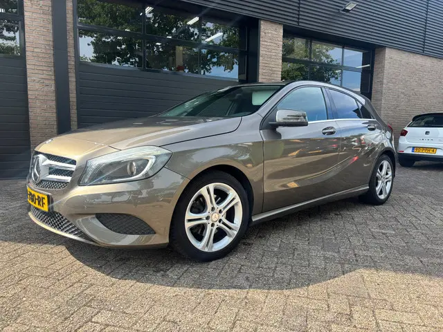 Mercedes-Benz A-Klasse 180 Prestige 2013 Benzine