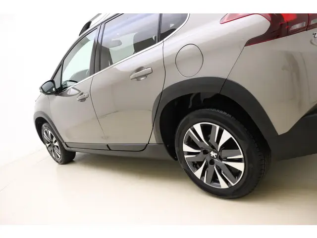 Peugeot 2008 1.2 PureTech Allure 2017 Benzine 18