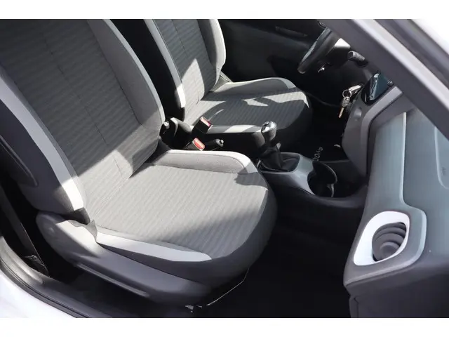 Toyota Aygo 1.0 VVT-i x-play 2019 Benzine 19