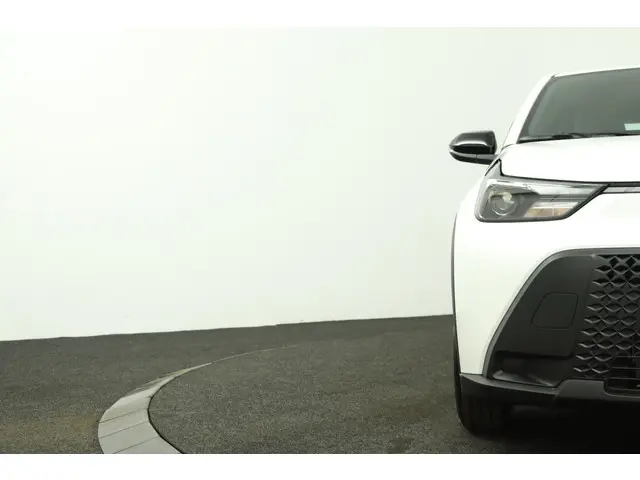 Toyota Aygo X Hybrid 115 play 2026 Hybride Benzine 34