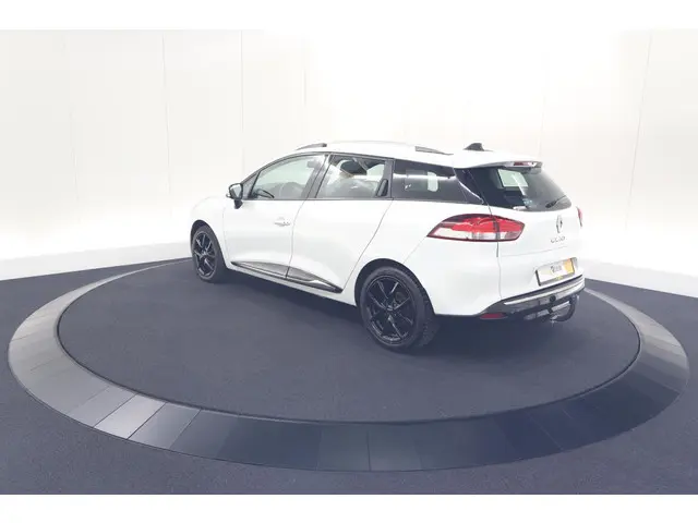 Renault Clio Estate TCe 90 Limited 2019 Benzine 60