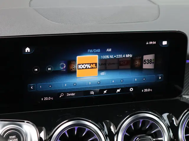 Mercedes-Benz GLB 200 2021 Benzine 27