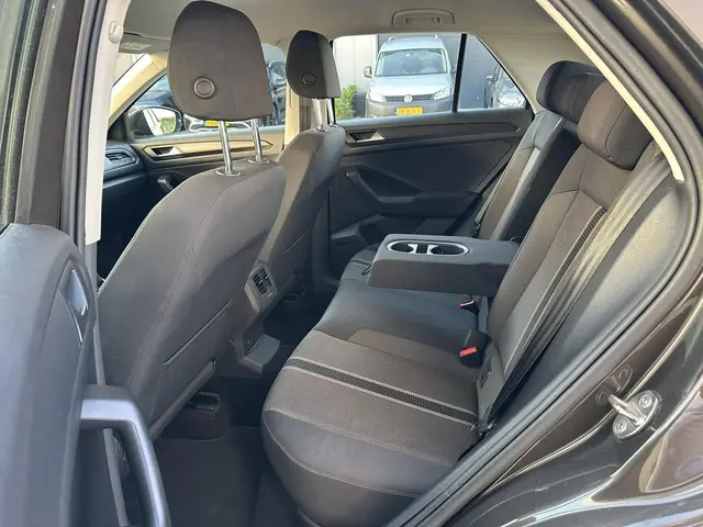 Volkswagen T-Roc - 1.5 TSI Style 2018 Benzine 18