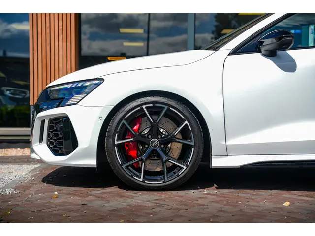 Audi RS3 A3 Limousine 2.5 TFSI quattro 2023 Benzine 12