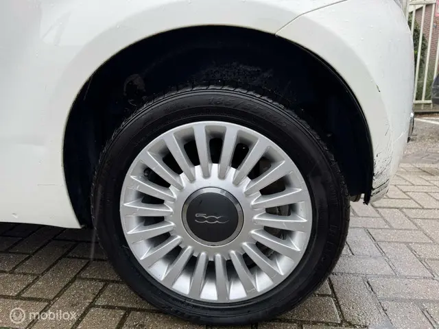 Fiat 500 1.2 Lounge 2013 Benzine 6