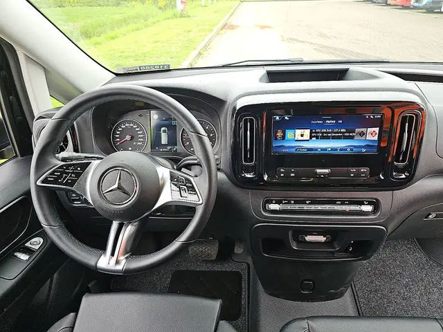 Mercedes-Benz Vito 116 2024 Diesel 8