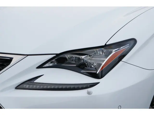 Lexus RC 300h F SPORT Line 2018 Hybride Benzine 4