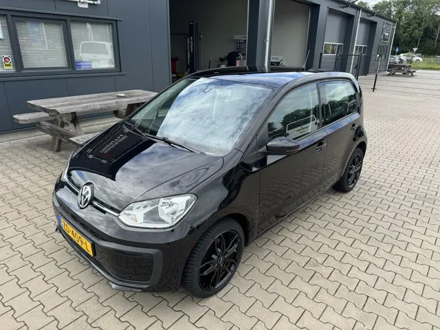 Volkswagen up! 1.0 BMT move up! 2019 Benzine 22
