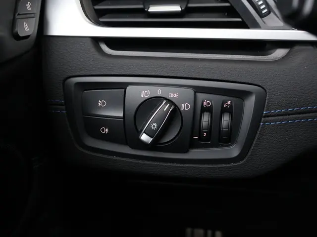 BMW X1 sDrive20i High Executive Edition 2021 Benzine 25