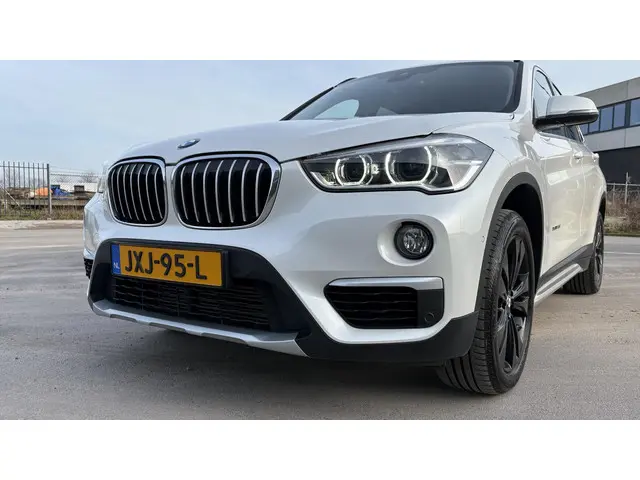 BMW X1 xDrive20i 2018 Benzine 10
